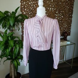 😍 Vintage Ruffle Front Blouse